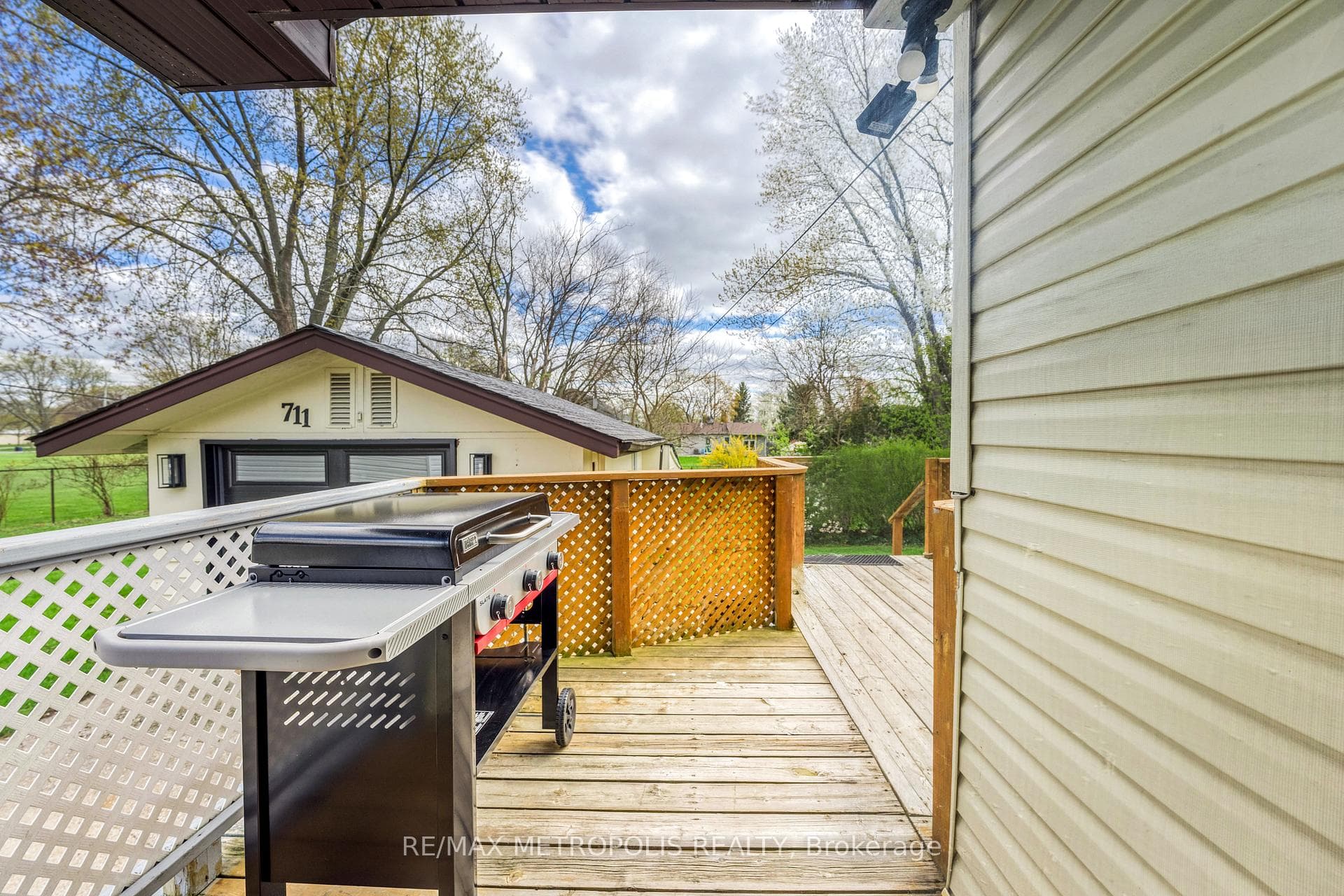 711 Michigan Avenue, Point Edward, ON N7V 1G9, Point Edward, ON — photo 38 of 46