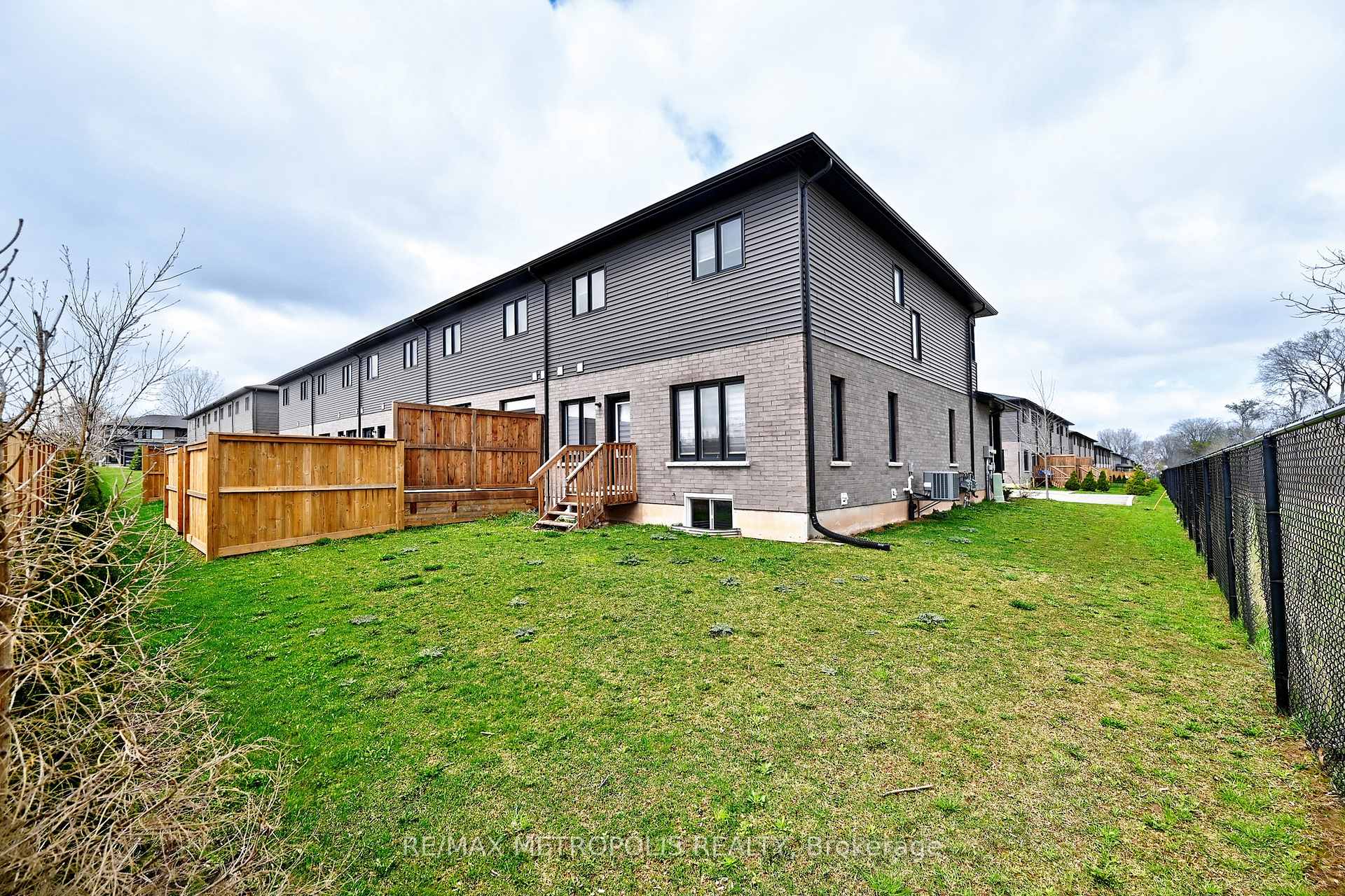 4552 Portage Road 104, Niagara Falls, ON L2E 6A8, Niagara Falls, ON — photo 48 of 50