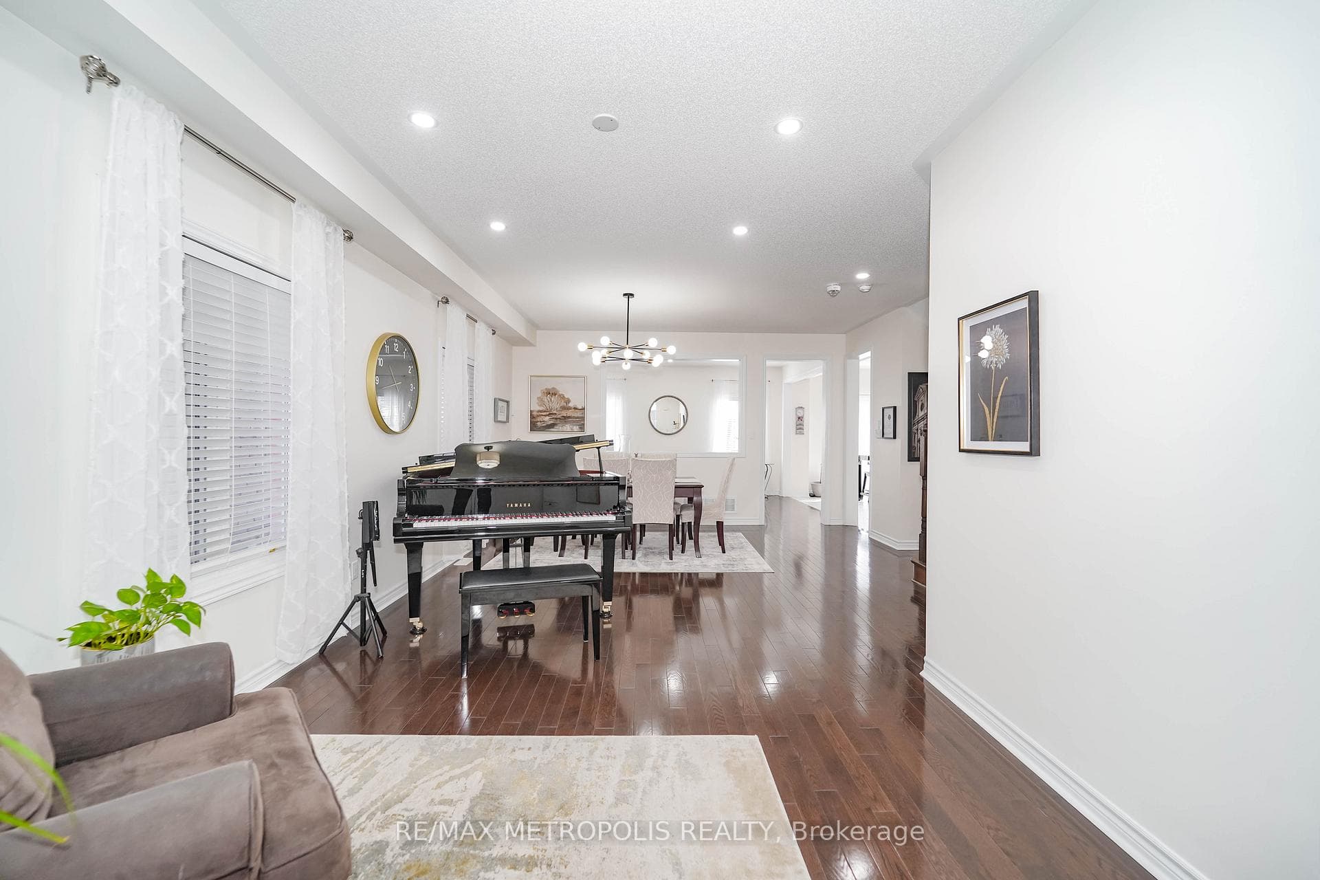 82 Mcroberts Crescent, Clarington, ON L1E 0H4, Clarington, ON — photo 10 of 50