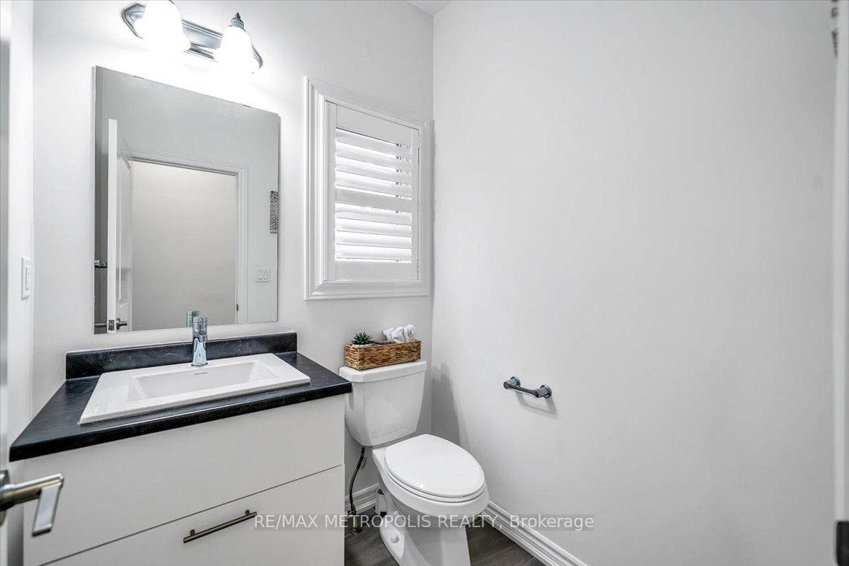 120 Laing Drive, Whitby, ON L1P 0N5, Whitby, ON — photo 11 of 41
