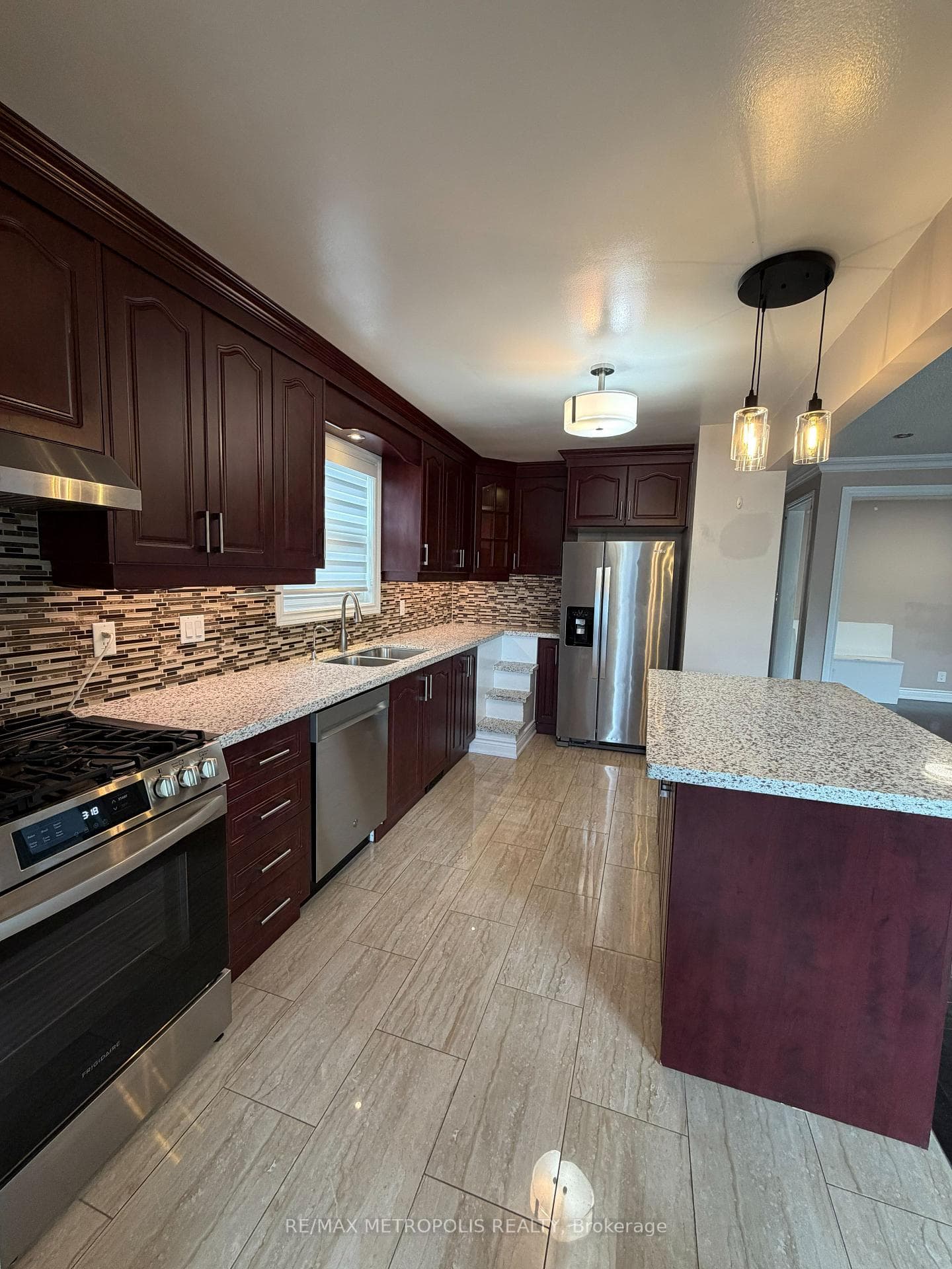37 Lynvalley Crescent, Toronto E04, ON M1R 2V1, Toronto E04, ON — photo 6 of 29