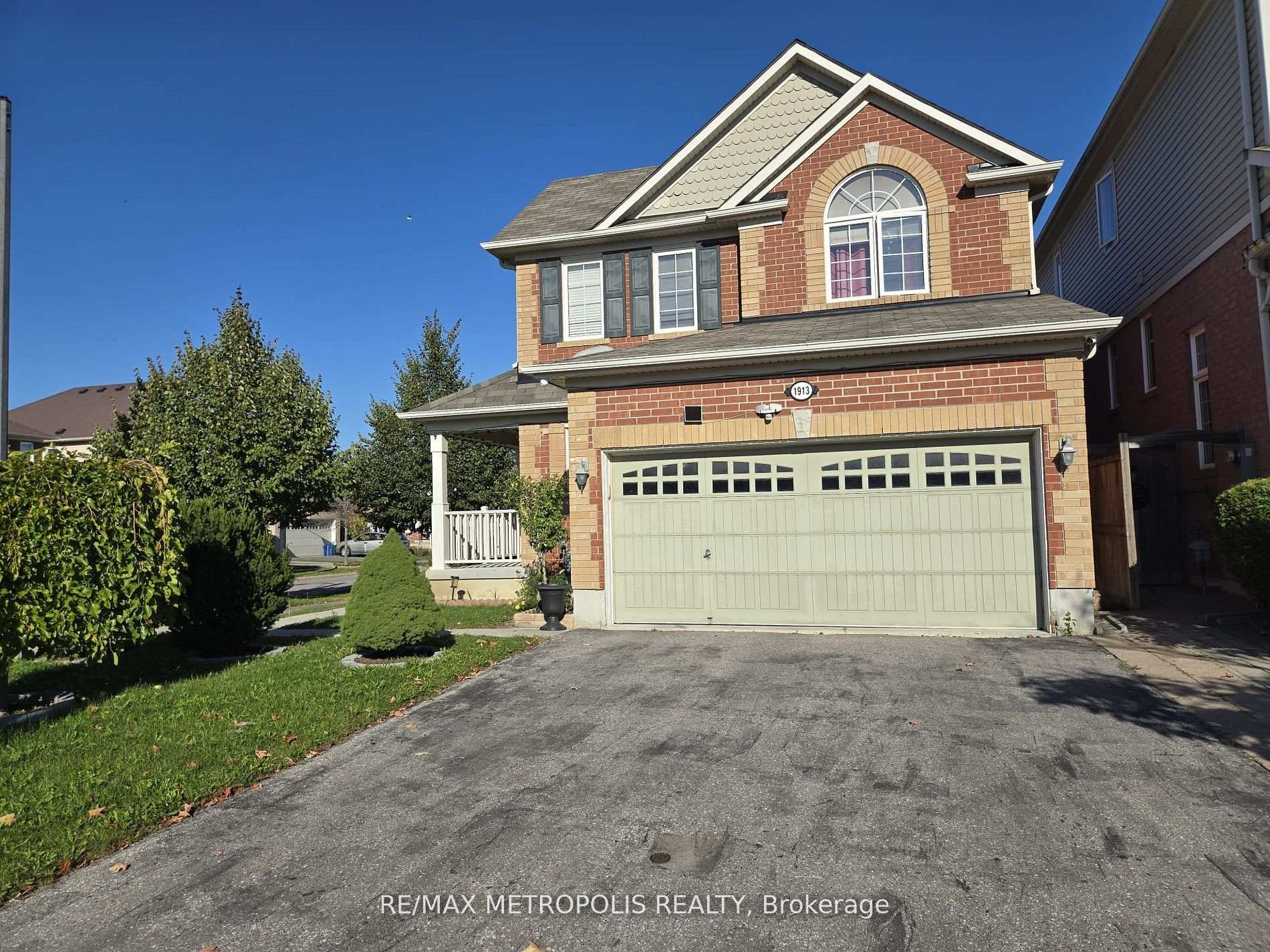 1913 Liatris Drive, Pickering, ON L1X 0A7, Pickering, ON — photo 2 of 22