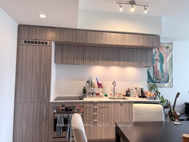 38 Cameron Street 1120, Toronto C01, ON M5T 0C3, Toronto C01, ON — photo 31 of 36