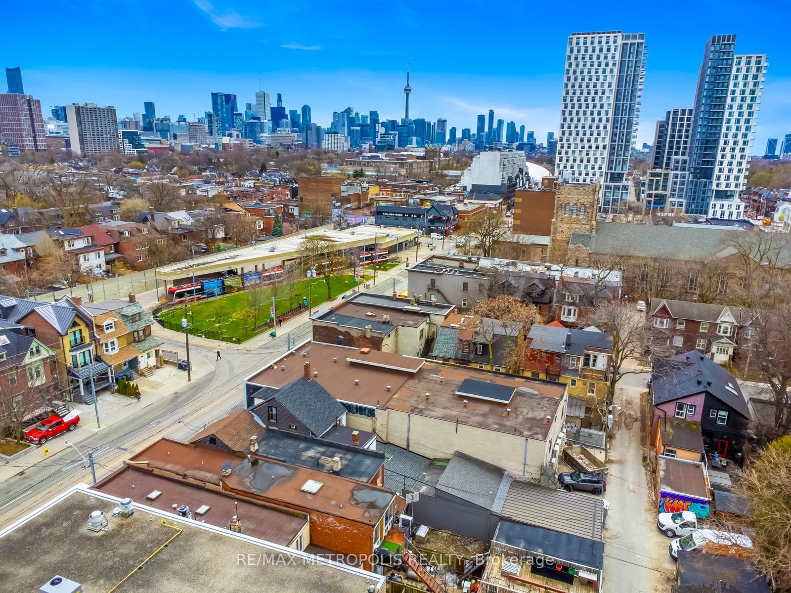 854 BATHURST Street, Toronto C02, ON M5R 3G3, Toronto C02, ON — photo 46 of 49