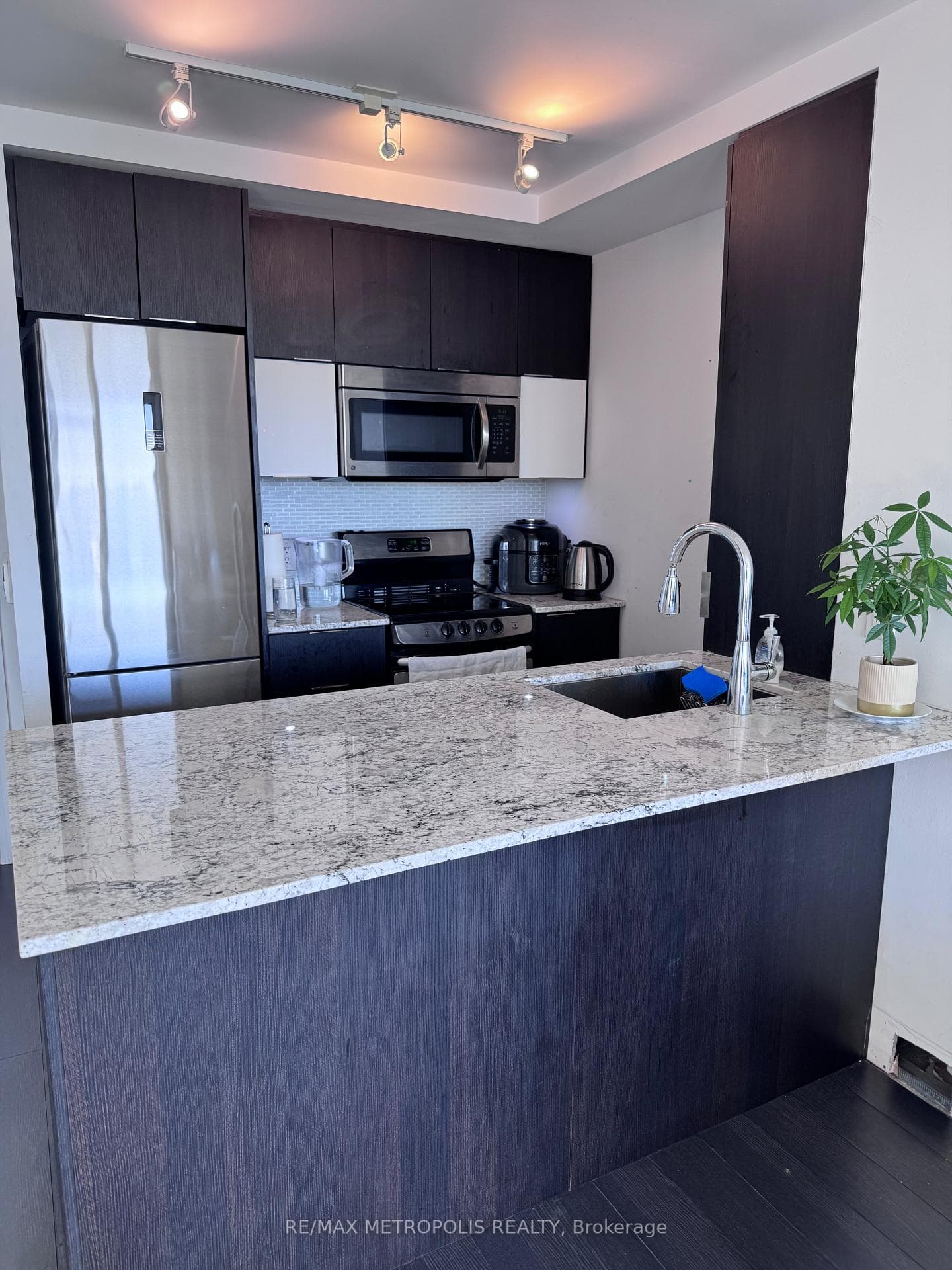 56 Annie Craig Drive 3307, Toronto W06, ON M8V 0C8, Toronto W06, ON — photo 19 of 30