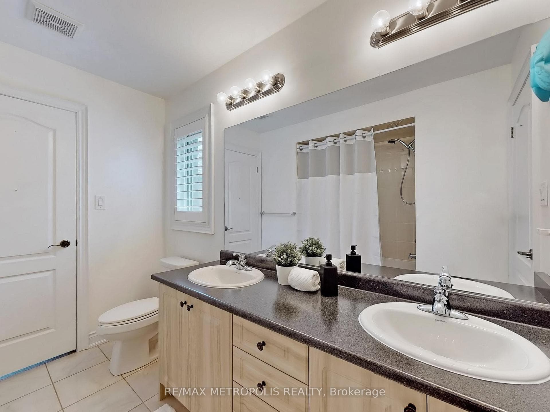124 Milby Crescent, Bradford West Gwillimbury, ON L3Z 0X8, Bradford West Gwillimbury, ON — photo 17 of 28