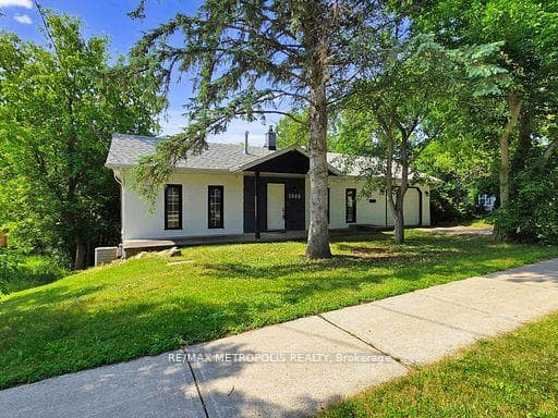 1000 Elgin Street, Newmarket, ON L3Y 3C1, Newmarket, ON