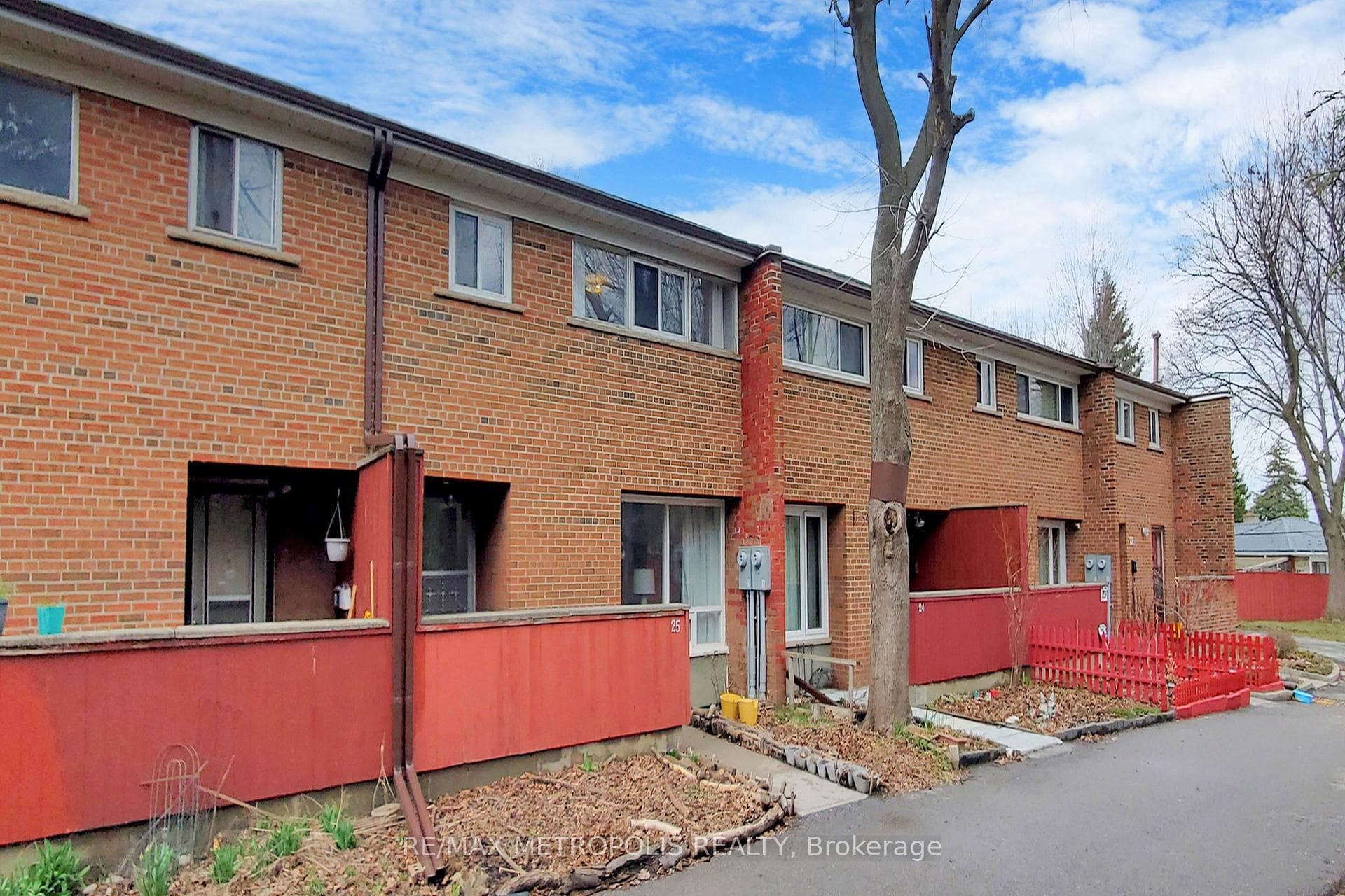 1021 Midland Avenue 25, Toronto E08, ON M1K 4G7, Toronto E08, ON — photo 2 of 50