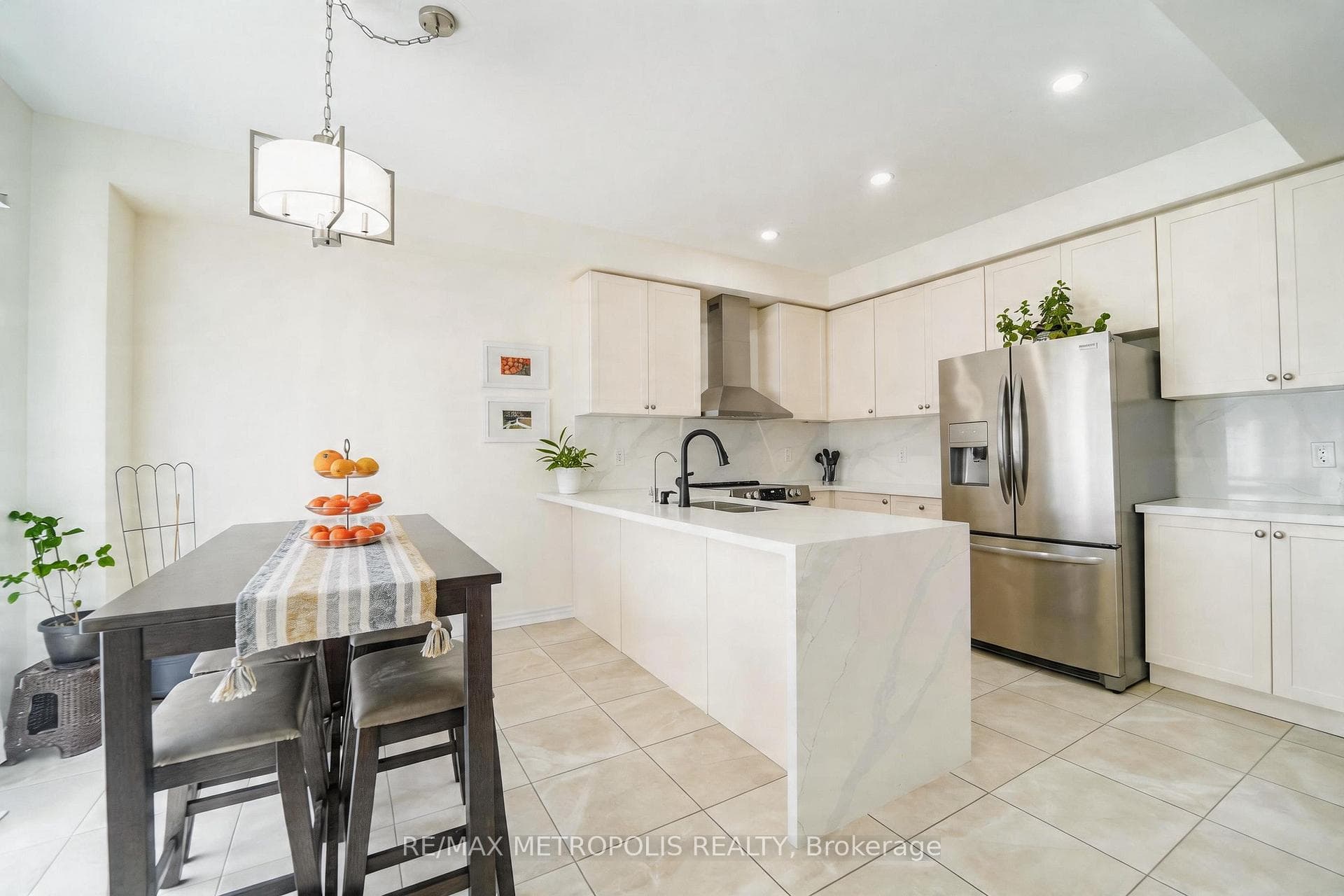 82 Mcroberts Crescent, Clarington, ON L1E 0H4, Clarington, ON — photo 18 of 50