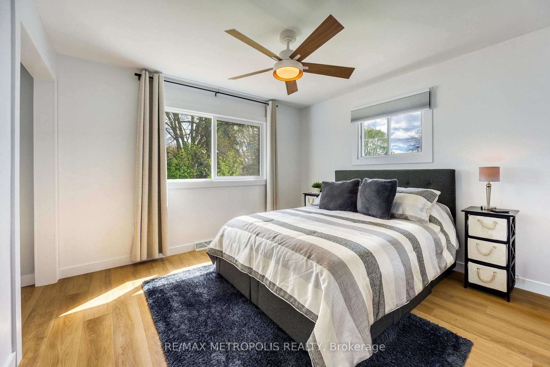 711 Michigan Avenue, Point Edward, ON N7V 1G9, Point Edward, ON — photo 12 of 46