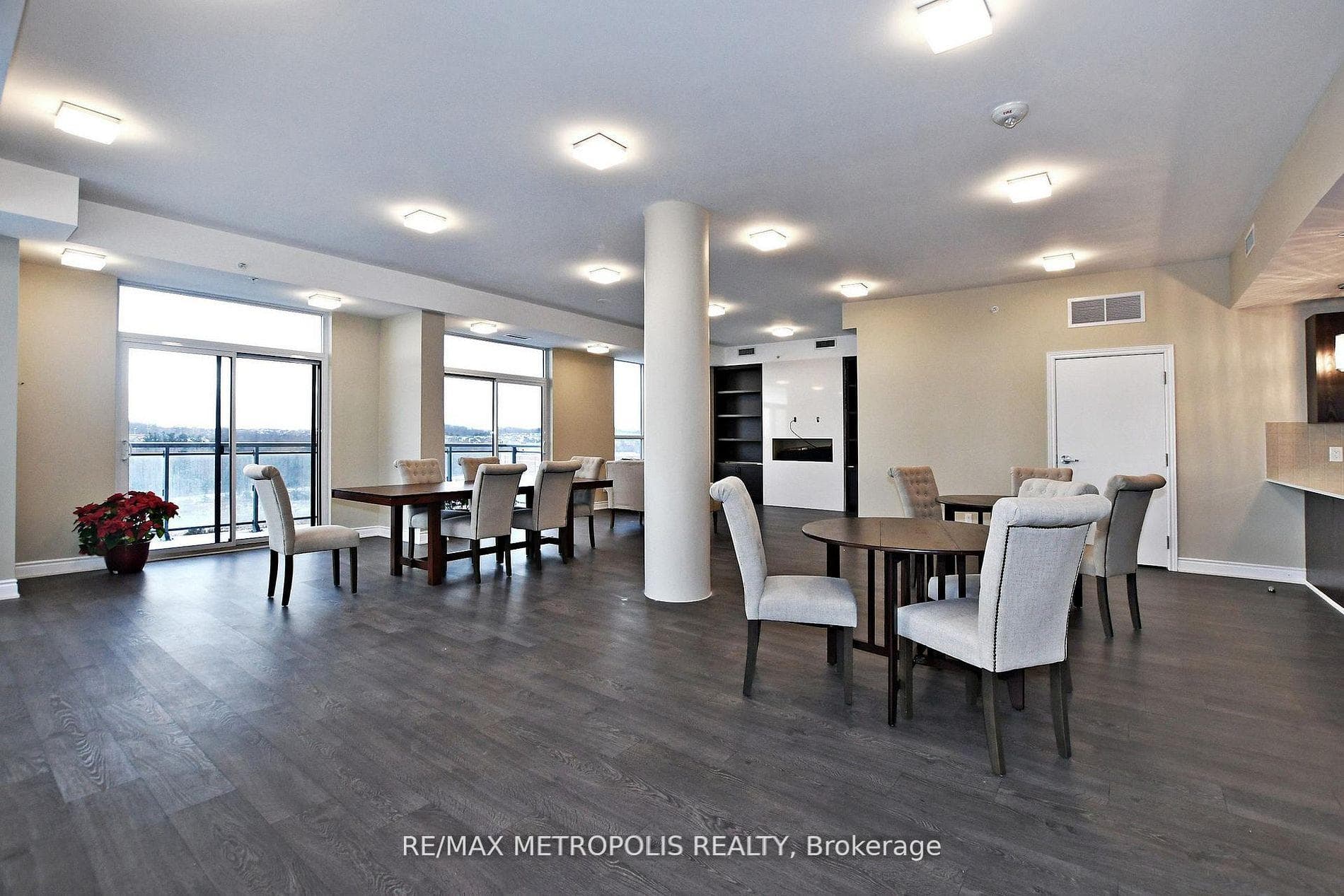 11611 Yonge Street 809, Richmond Hill, ON L4E 1G2, Richmond Hill, ON — photo 39 of 43