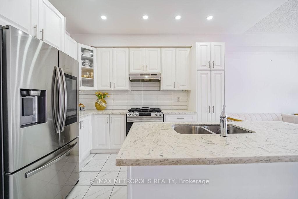 22 Haskins Crescent, Georgina, ON L4P 0H4, Georgina, ON — photo 14 of 50