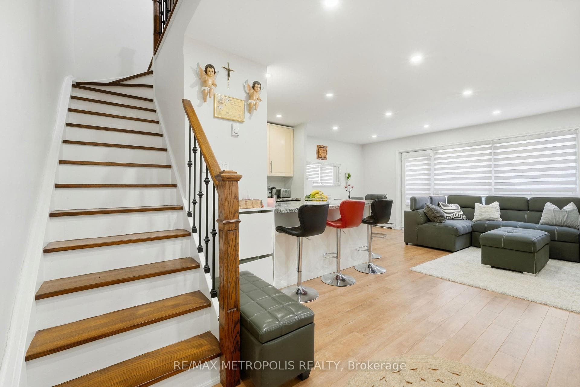 5877 Bathurst Street 205, Toronto C07, ON M2R 1Y7, Toronto C07, ON — photo 6 of 26
