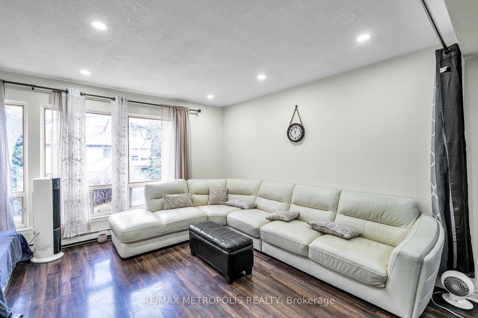 175 Trudelle Street 15, Toronto E08, ON M1J 3K5, Toronto E08, ON — photo 2 of 49