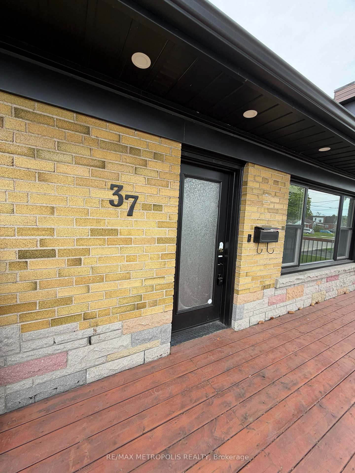 37 Lynvalley Crescent, Toronto E04, ON M1R 2V1, Toronto E04, ON — photo 5 of 29