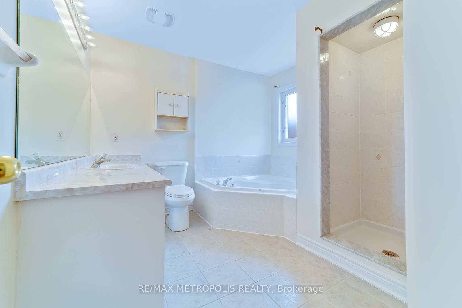 16B Gower Street, Toronto E03, ON M4B 3P5, Toronto E03, ON — photo 12 of 14