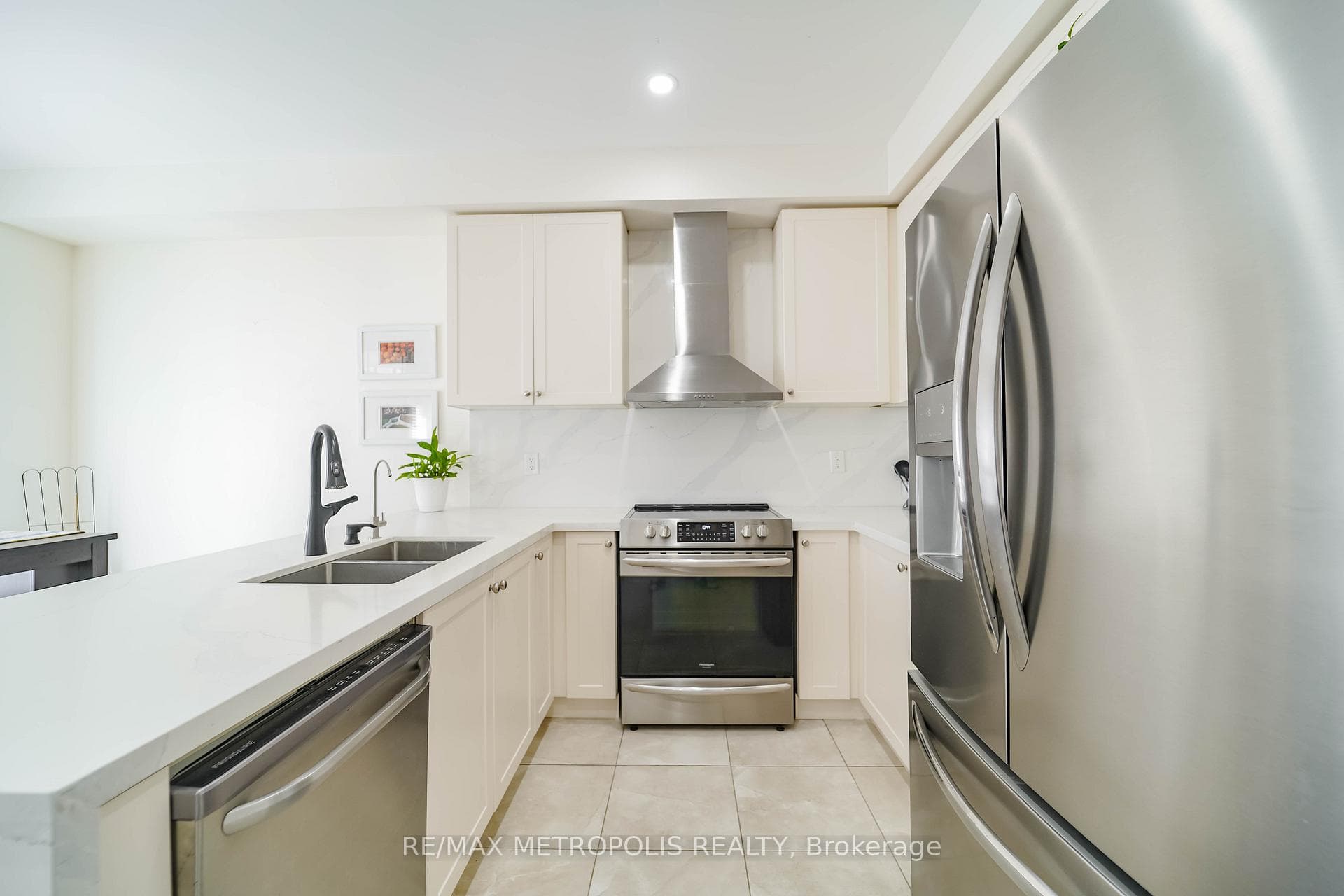 82 Mcroberts Crescent, Clarington, ON L1E 0H4, Clarington, ON — photo 20 of 50