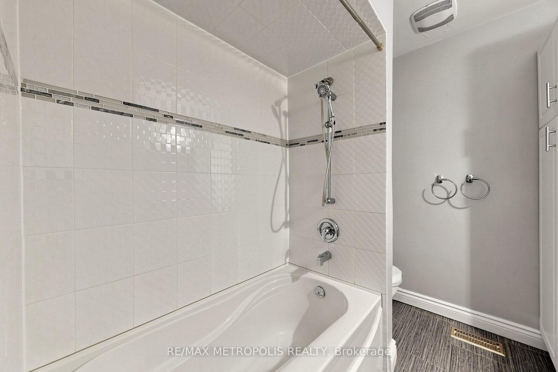 51 Greyabbey Trail, Toronto E08, ON M1E 1V8, Toronto E08, ON — photo 26 of 51