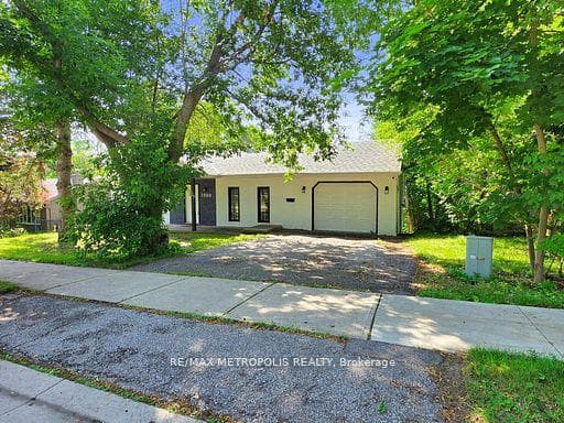 1000 Elgin Street, Newmarket, ON L3Y 3C1, Newmarket, ON — photo 2 of 50