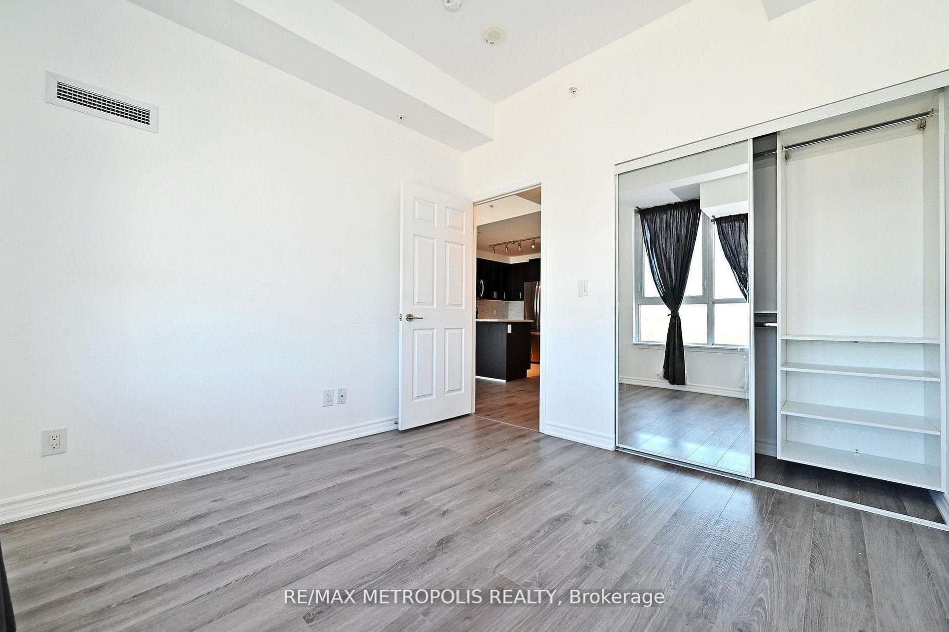 11611 Yonge Street 809, Richmond Hill, ON L4E 1G2, Richmond Hill, ON — photo 26 of 43