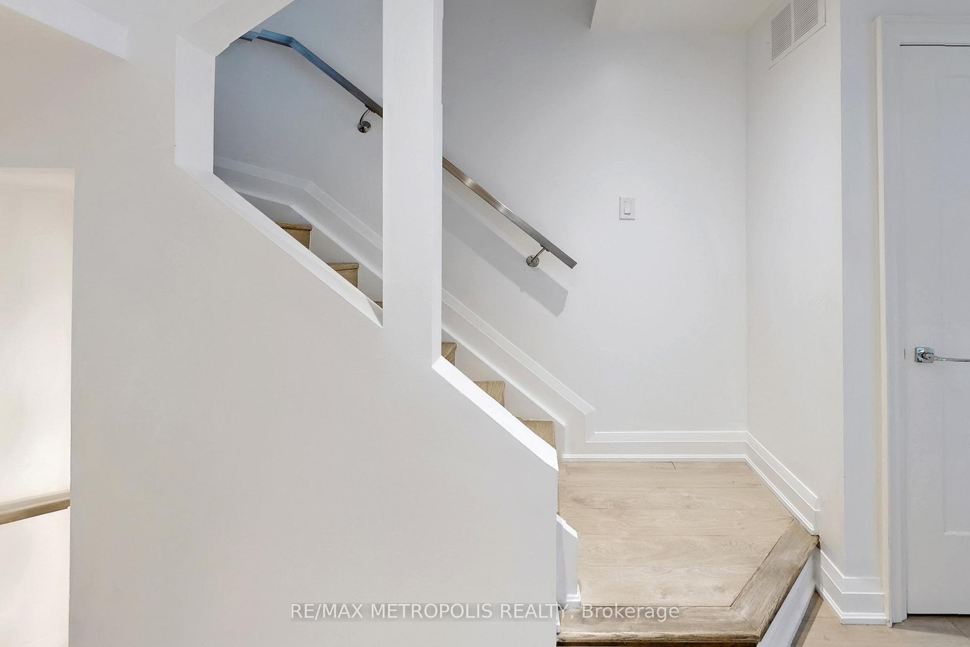 12 Sudbury Street 404, Toronto C01, ON M6J 3W7, Toronto C01, ON — photo 29 of 50