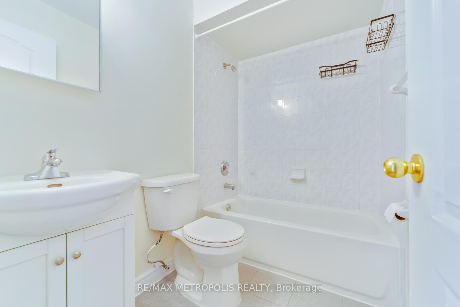 16B Gower Street, Toronto E03, ON M4B 3P5, Toronto E03, ON — photo 11 of 14