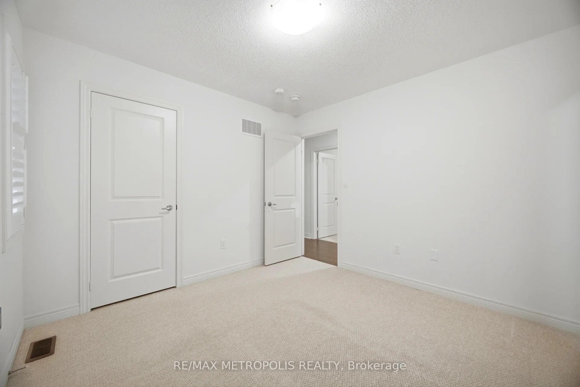 223 Inverness Way S, Bradford West Gwillimbury, ON L3Z 0W5, Bradford West Gwillimbury, ON — photo 13 of 95