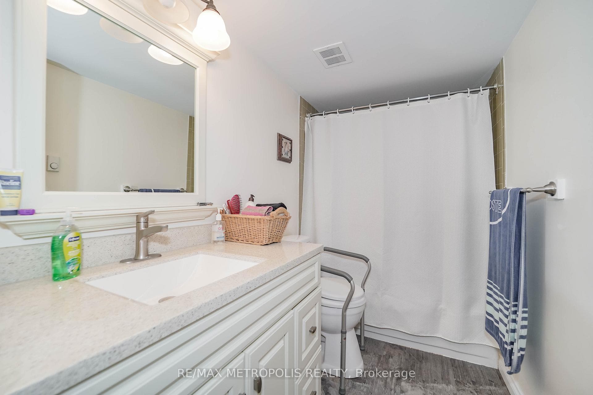 40 William Roe Boulevard 1010, Newmarket, ON L3Y 5N4, Newmarket, ON — photo 26 of 52