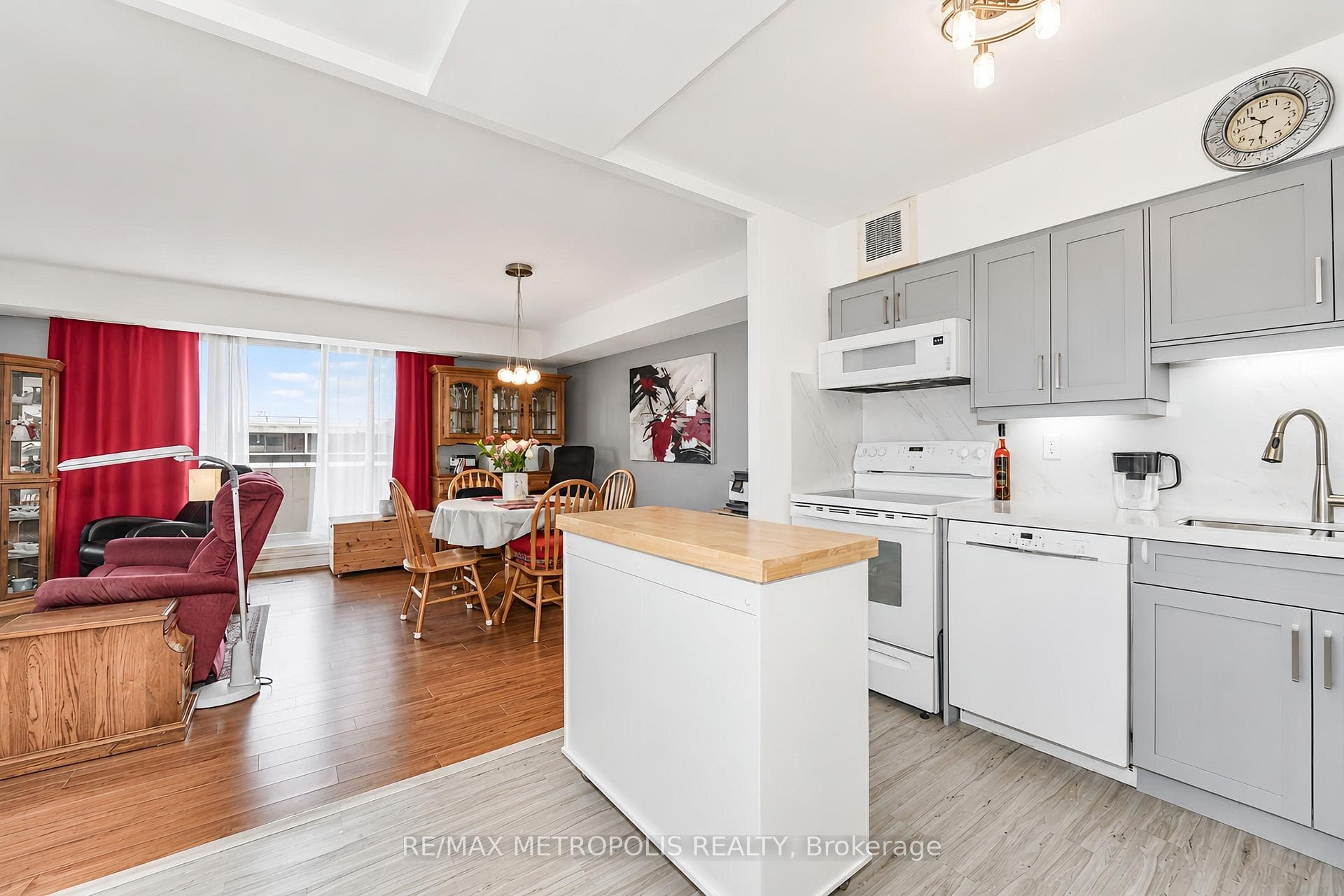 40 William Roe Boulevard 1010, Newmarket, ON L3Y 5N4, Newmarket, ON — photo 17 of 52