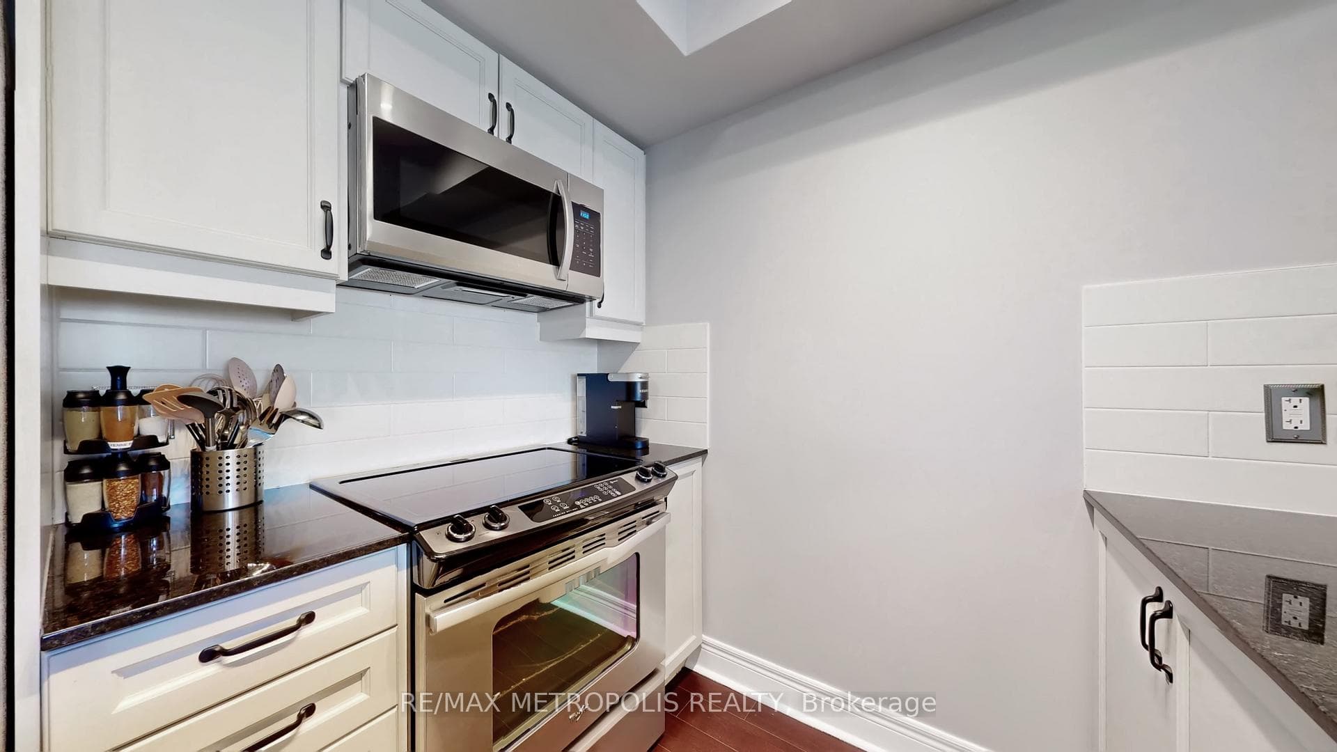701 Sheppard Avenue W 228, Toronto C06, ON M3H 0B2, Toronto C06, ON — photo 12 of 50