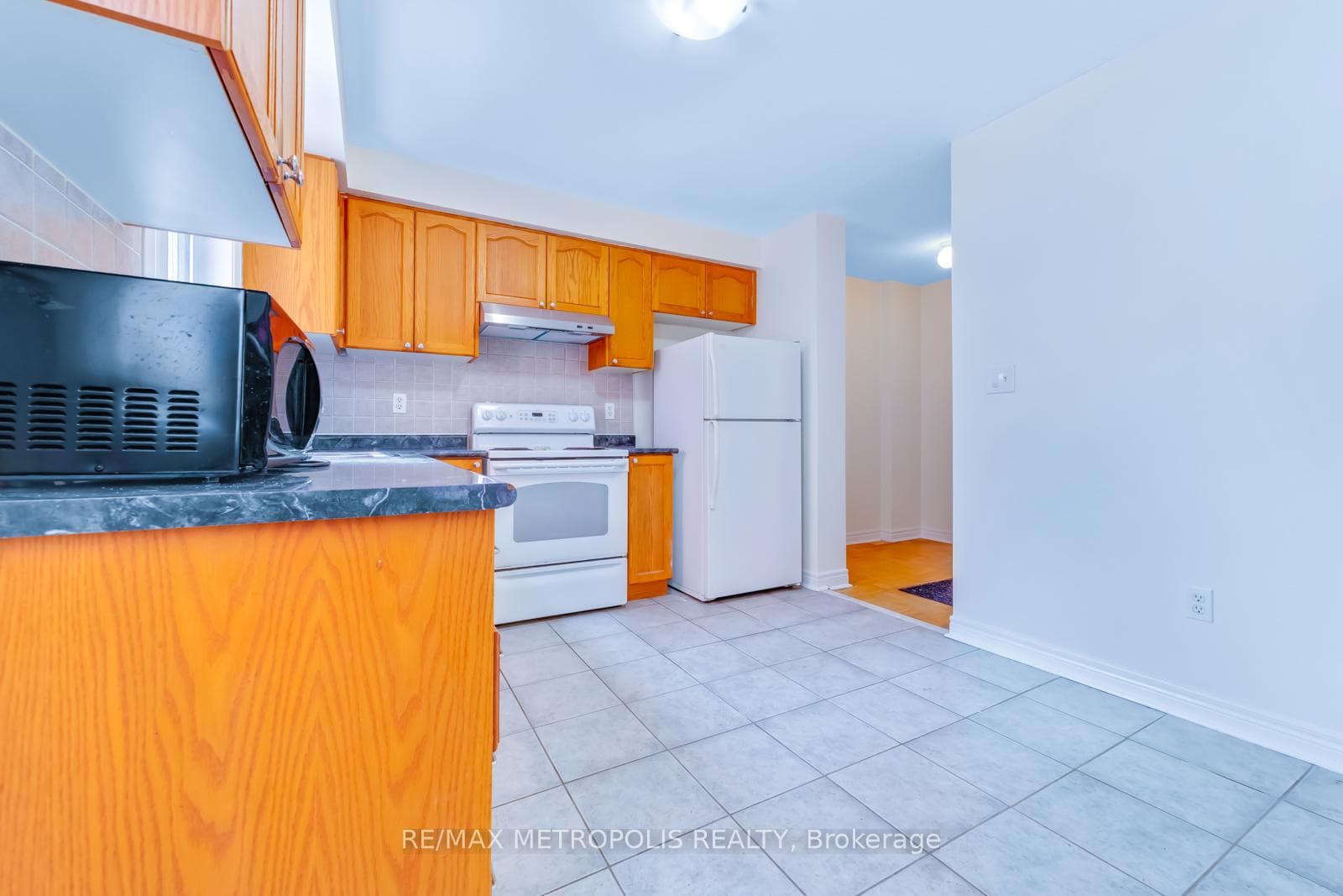 16B Gower Street, Toronto E03, ON M4B 3P5, Toronto E03, ON — photo 5 of 14