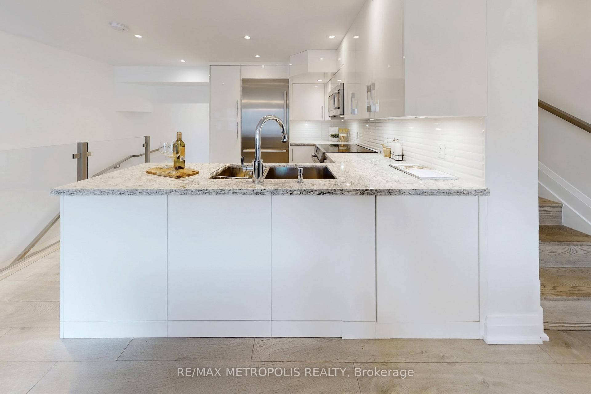 12 Sudbury Street 404, Toronto C01, ON M6J 3W7, Toronto C01, ON — photo 14 of 50
