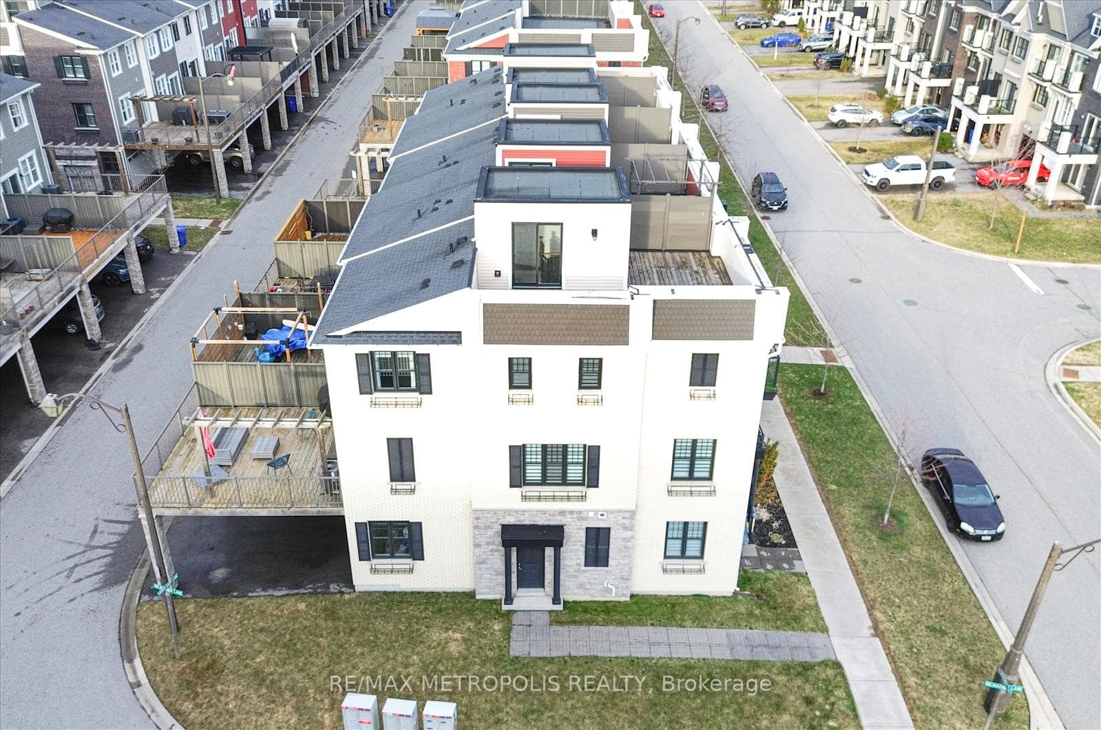 1 Boadway Crescent, Whitchurch-Stouffville, ON L4A 1X9, Whitchurch-Stouffville, ON — photo 8 of 47