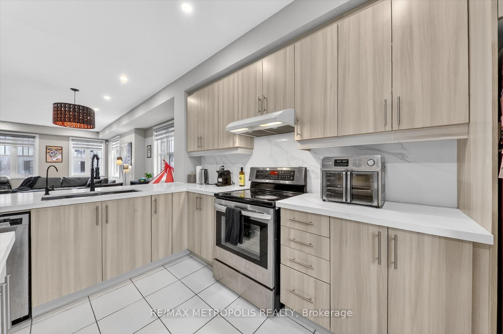 1 Boadway Crescent, Whitchurch-Stouffville, ON L4A 1X9, Whitchurch-Stouffville, ON — photo 24 of 47